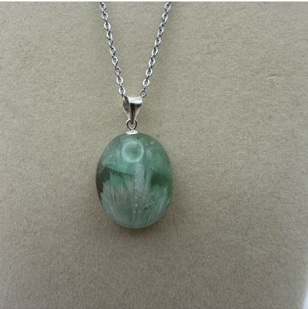 Green Feather Fluorite Pendant Necklace